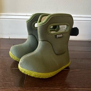 Baby Bogs size 4